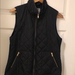 Light weight quilted vest